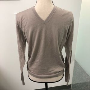 Uniqlo men’s tan sweater